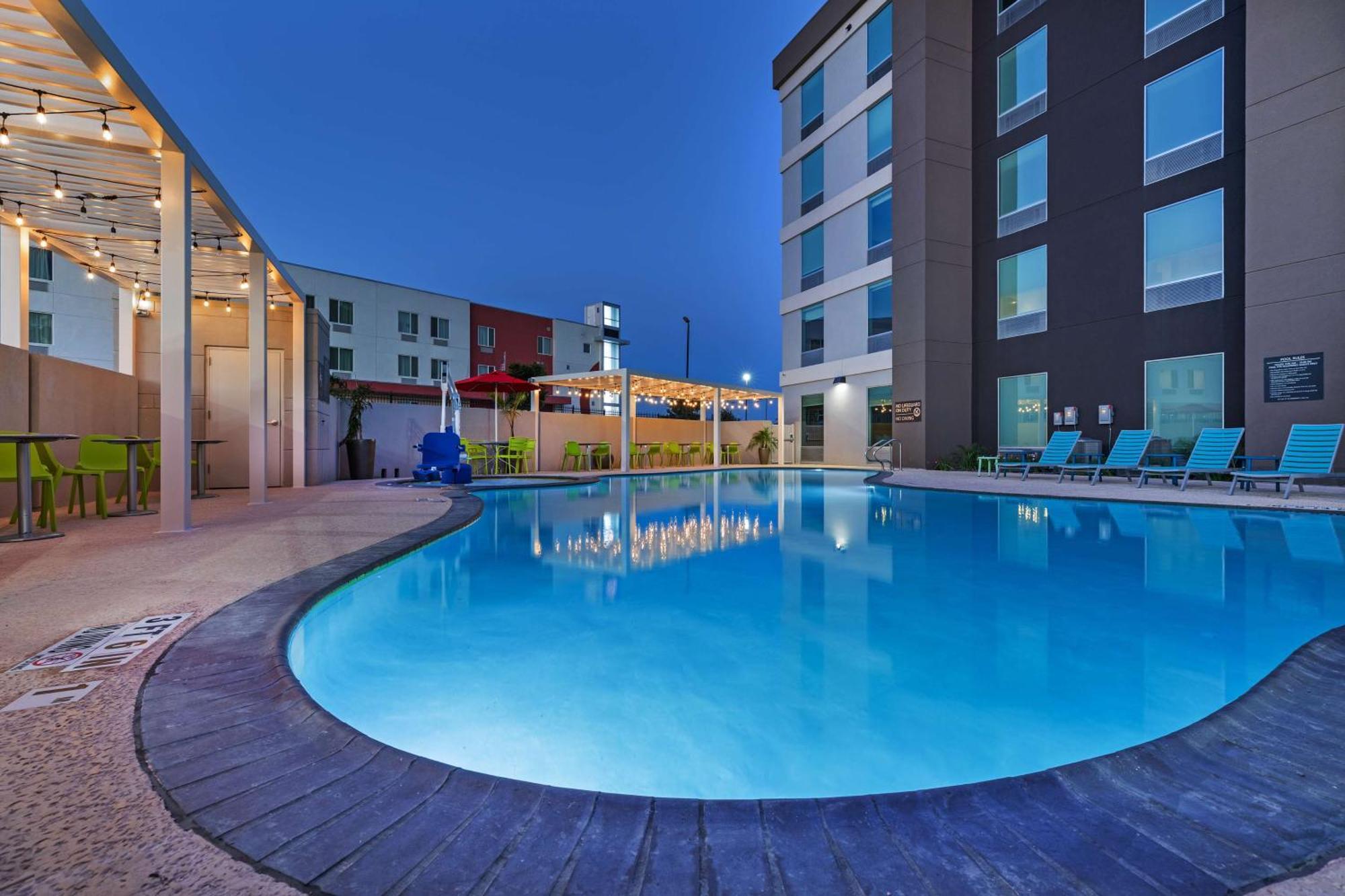 Hotel Tru By Hilton Laredo Airport Area, Tx Extérieur photo